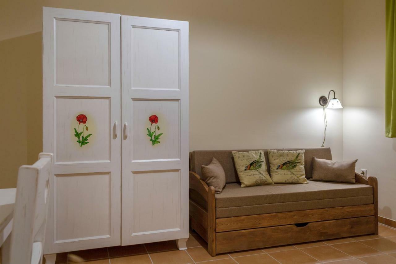 Balzsam Apartmanhaz Harkan Exterior foto