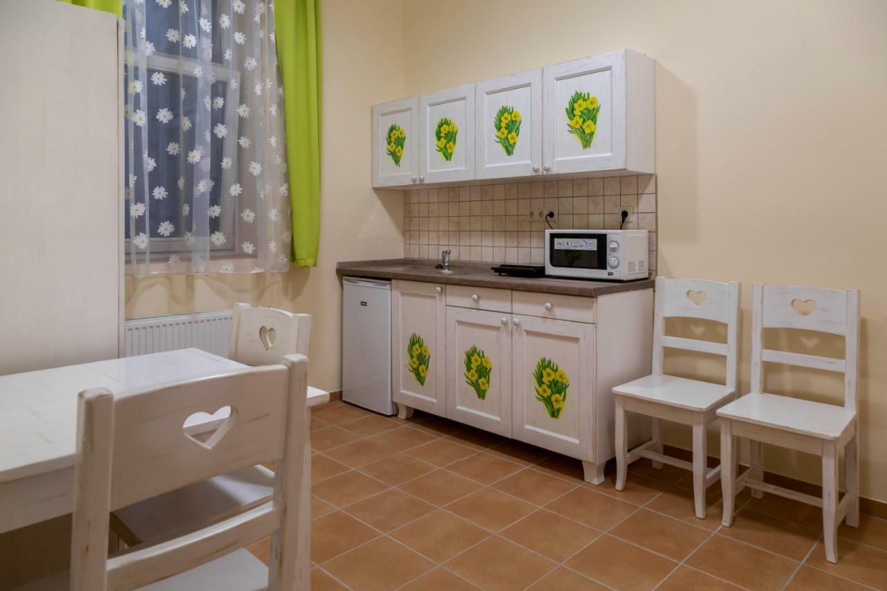 Balzsam Apartmanhaz Harkan Exterior foto