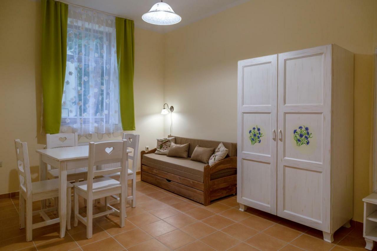 Balzsam Apartmanhaz Harkan Exterior foto