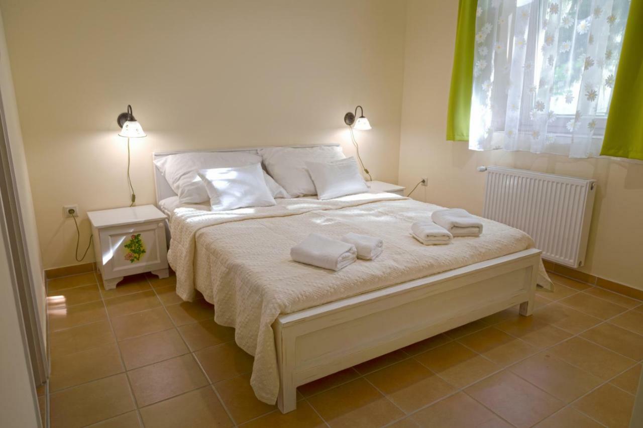 Balzsam Apartmanhaz Harkan Exterior foto