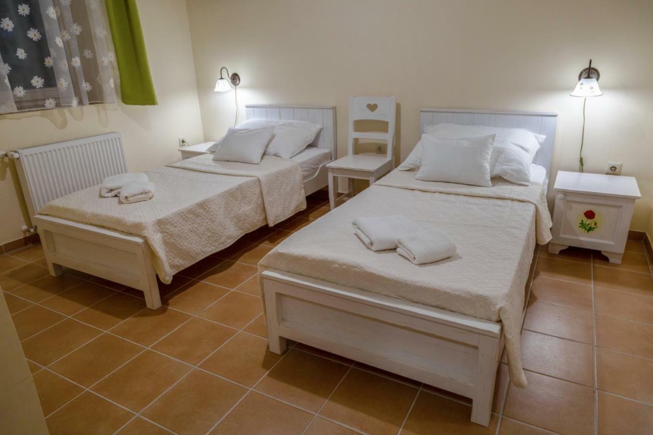 Balzsam Apartmanhaz Harkan Exterior foto