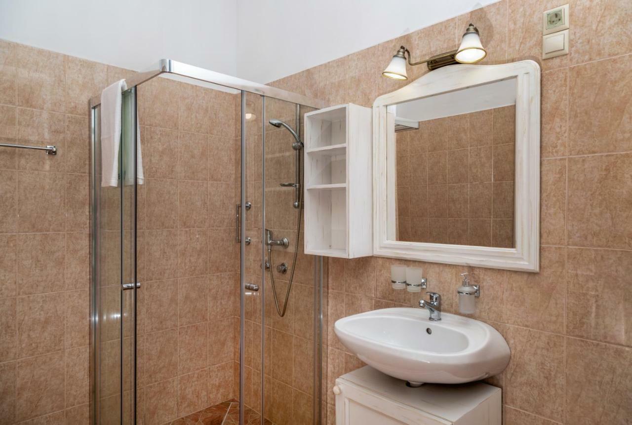 Balzsam Apartmanhaz Harkan Exterior foto