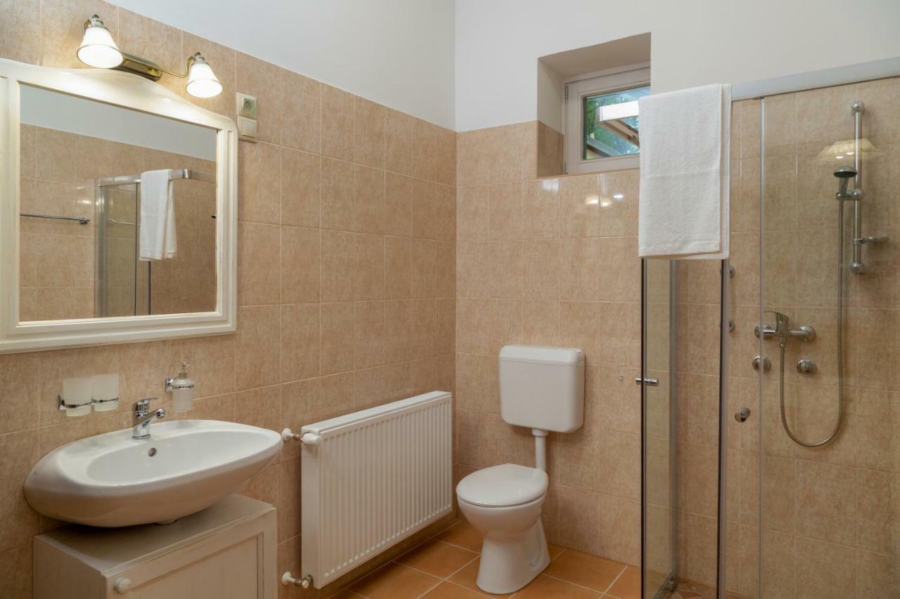 Balzsam Apartmanhaz Harkan Exterior foto